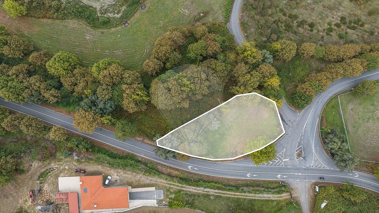 Terreno - Caldelas, Sequeiros e Paranhos, Amares, Braga