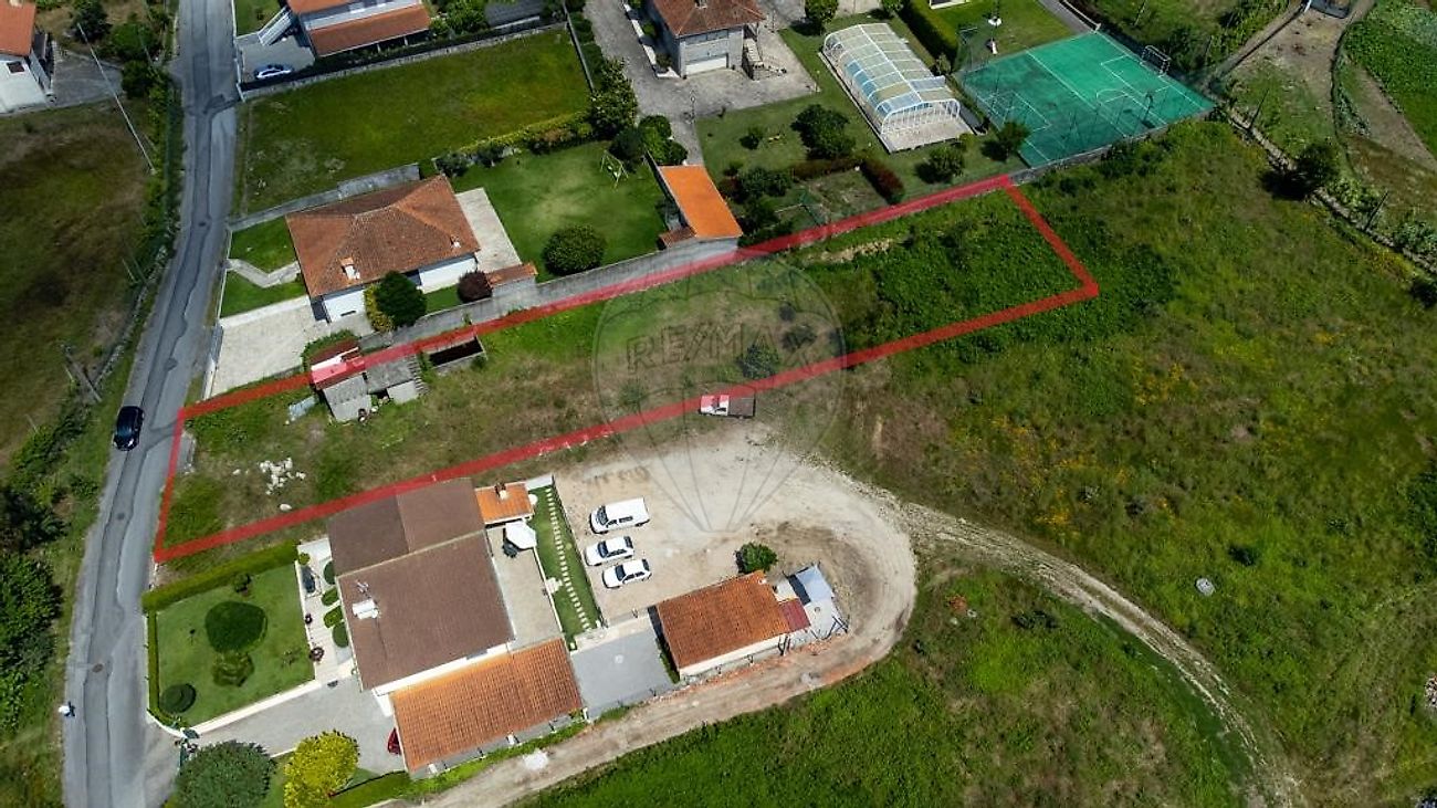 Terreno em Póvoa de Lanhoso