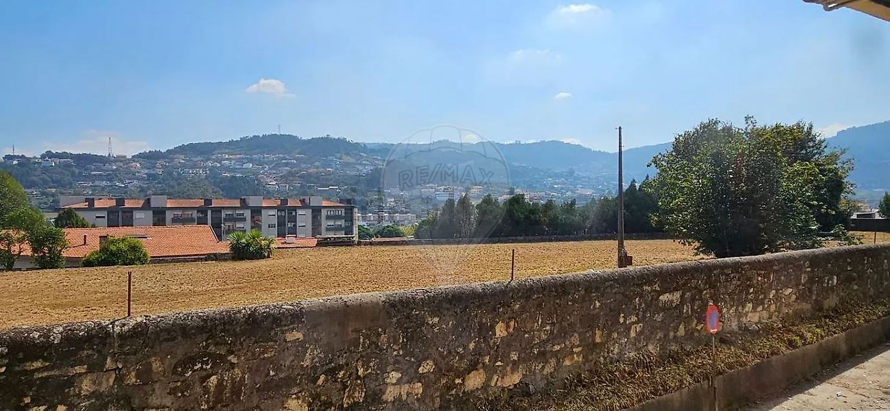 Terreno à venda em Santo Tirso