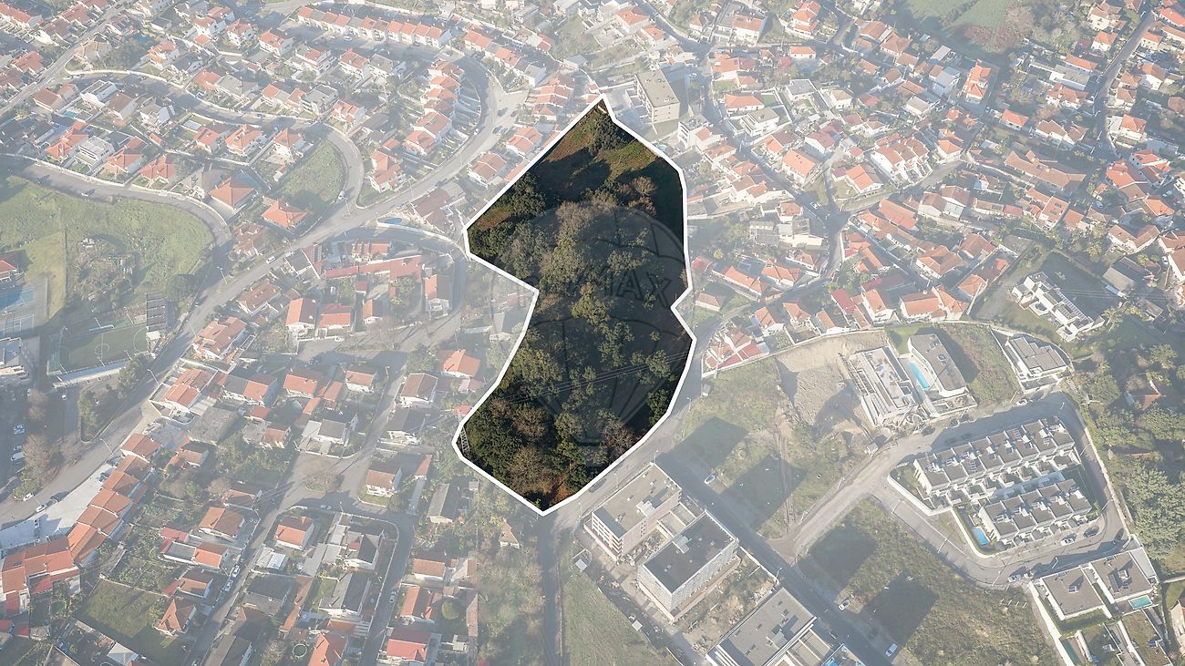 Terreno à venda em Vila Nova de Famalicão