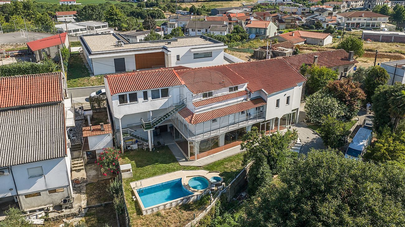 Apartamento T10 à venda em Barcelos