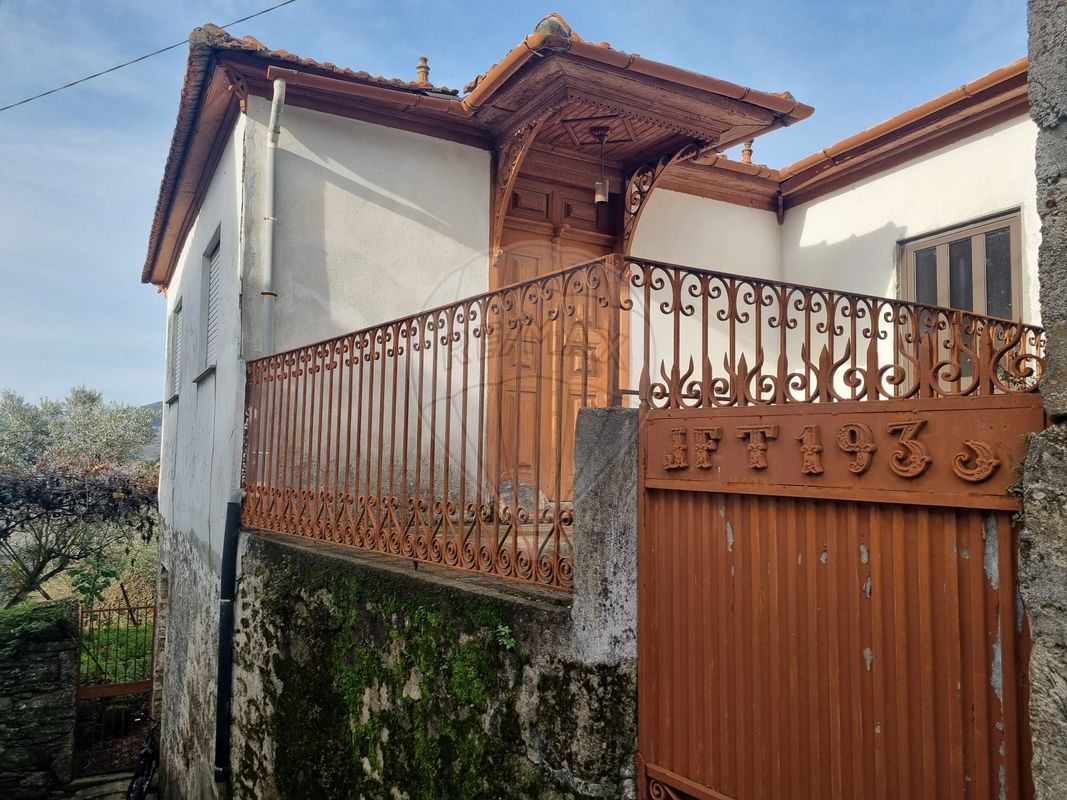 Moradia T5 para venda