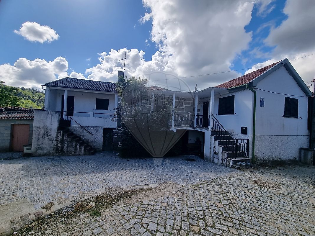 Moradia - Vila Nova de Souto d'El-Rei, Lamego, Viseu