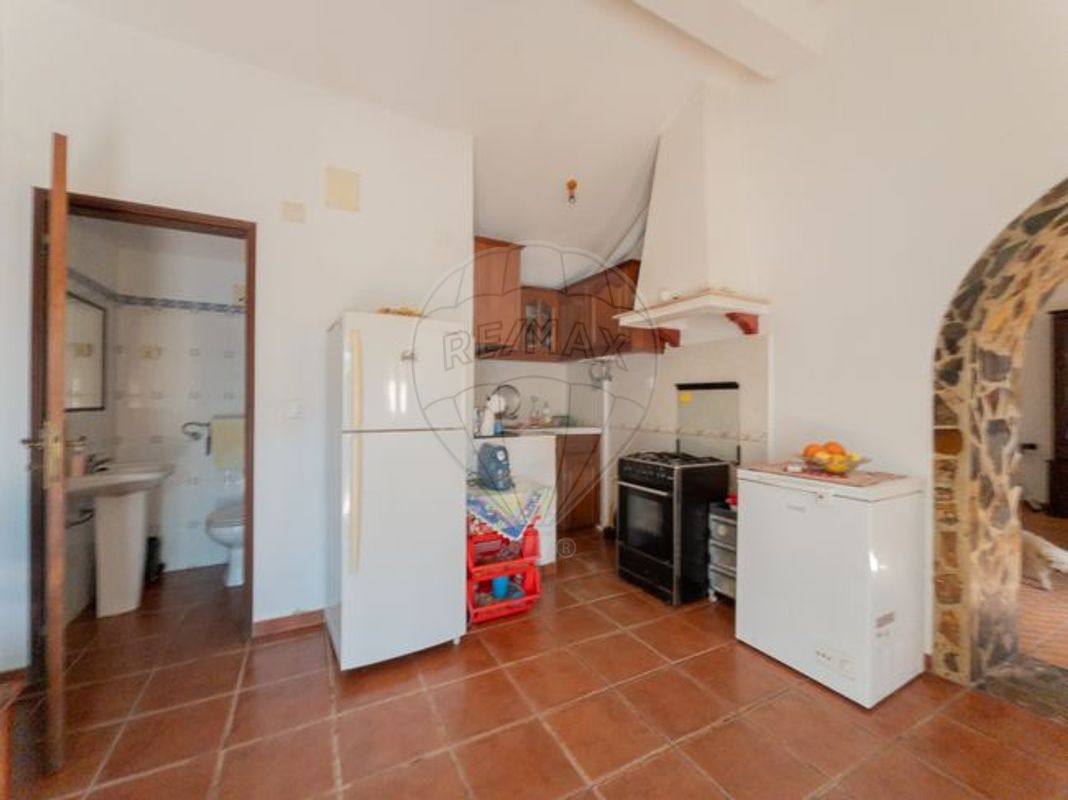 listing 126621083-3 picture-0
