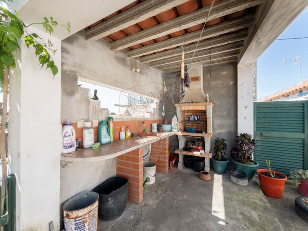 listing 126621083-3 picture-0