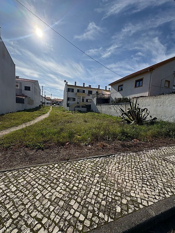 Land for sale in Sesimbra, Portugal — €110,000