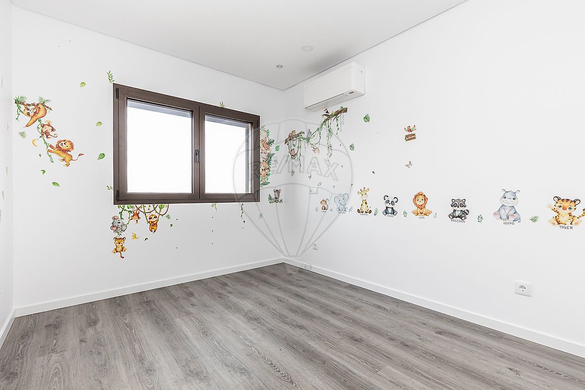 listing 126621061-17 picture-0