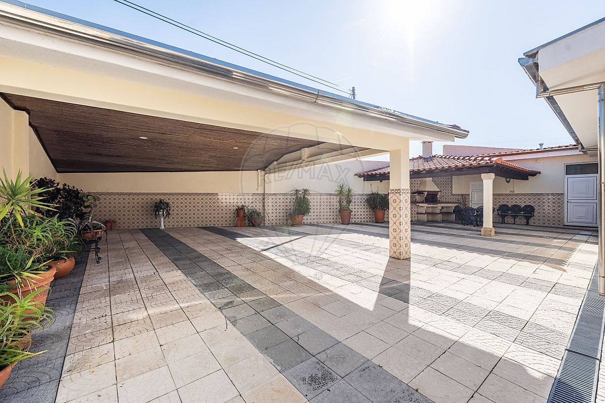 listing 126631002-47 picture-0