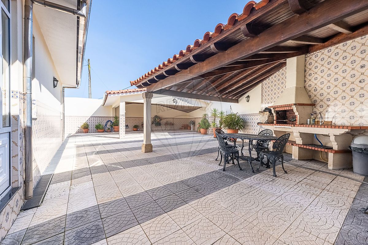 listing 126631002-47 picture-0
