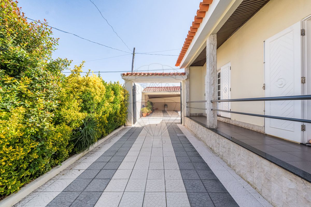 listing 126631002-47 picture-0