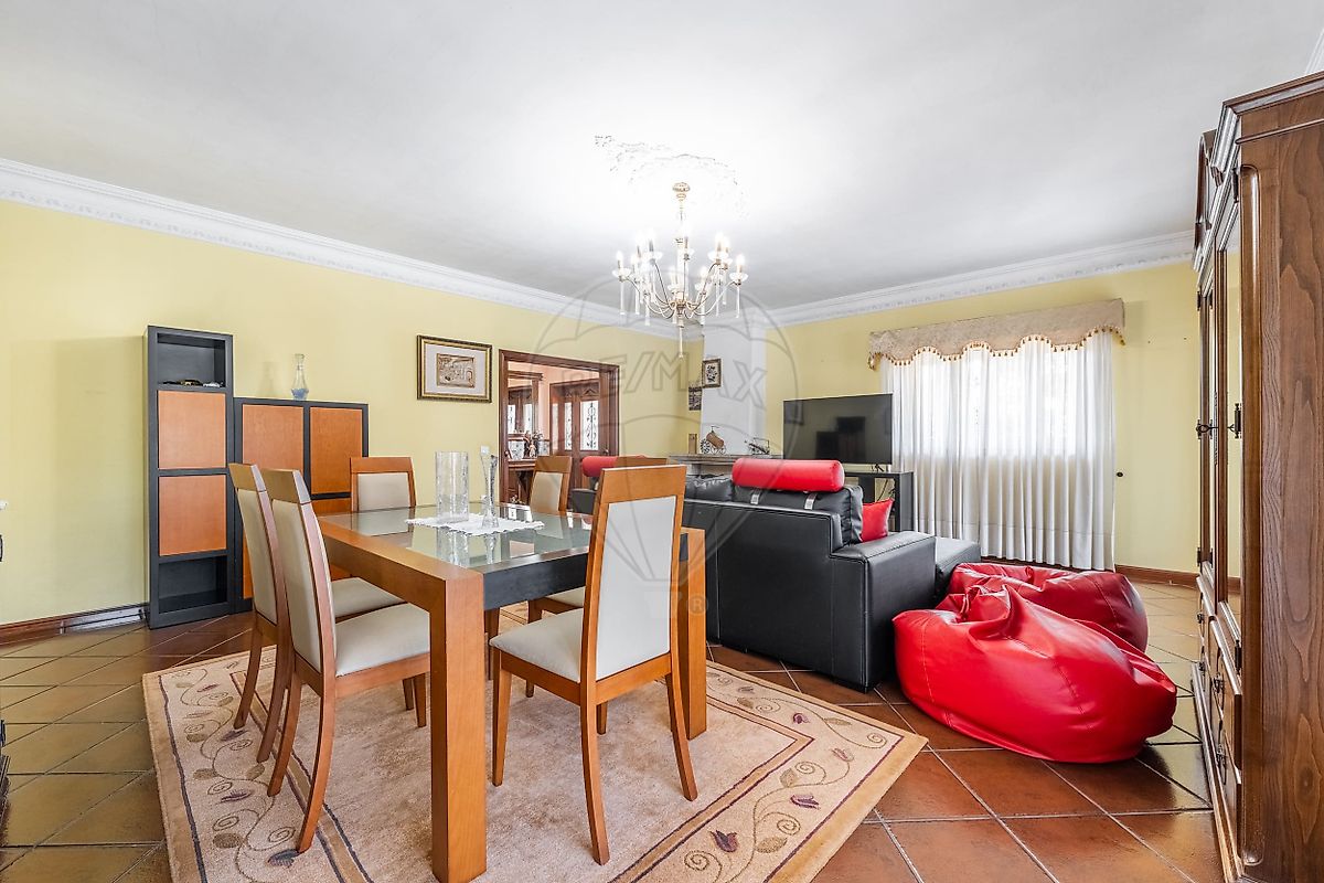listing 126631003-154 picture-0