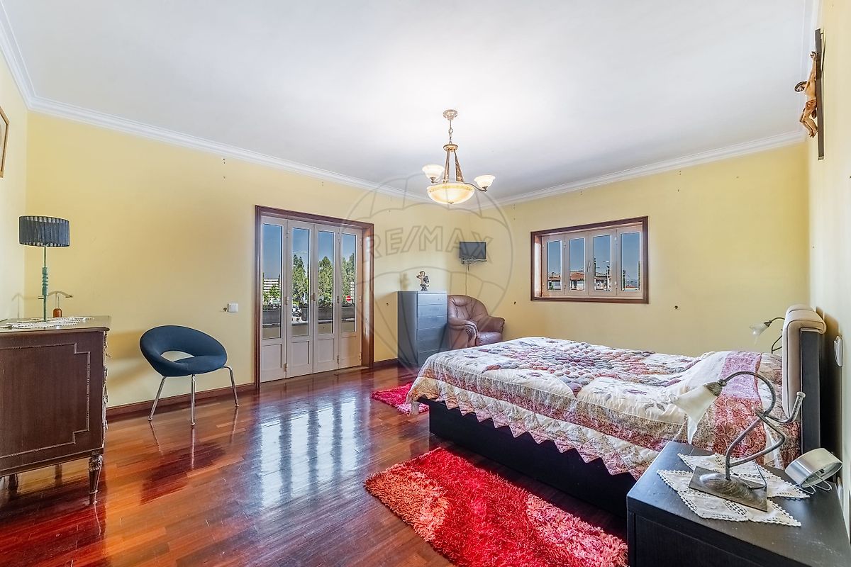 listing 126631003-154 picture-0