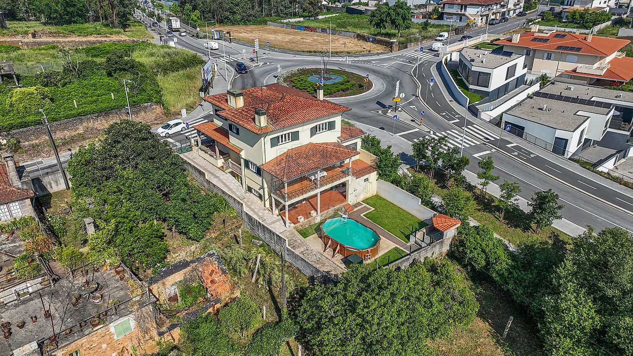 listing 126631003-154 picture-0