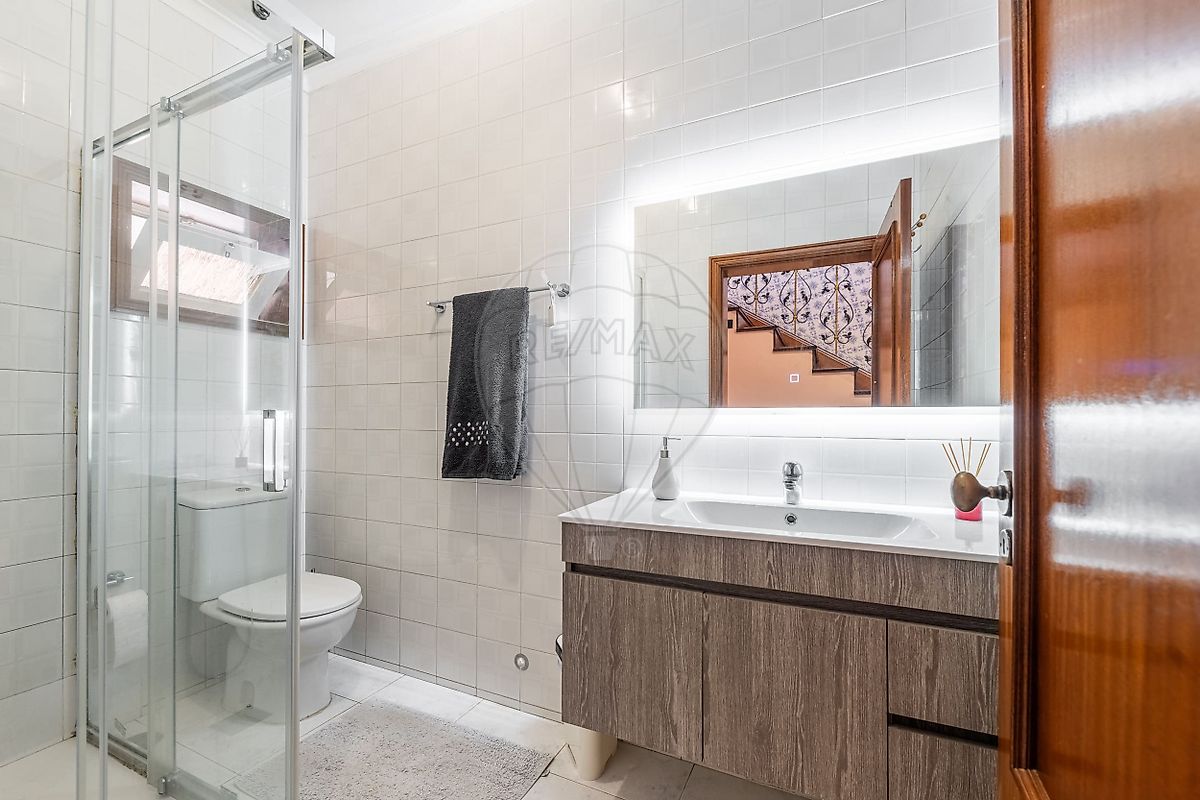 listing 126631003-154 picture-0