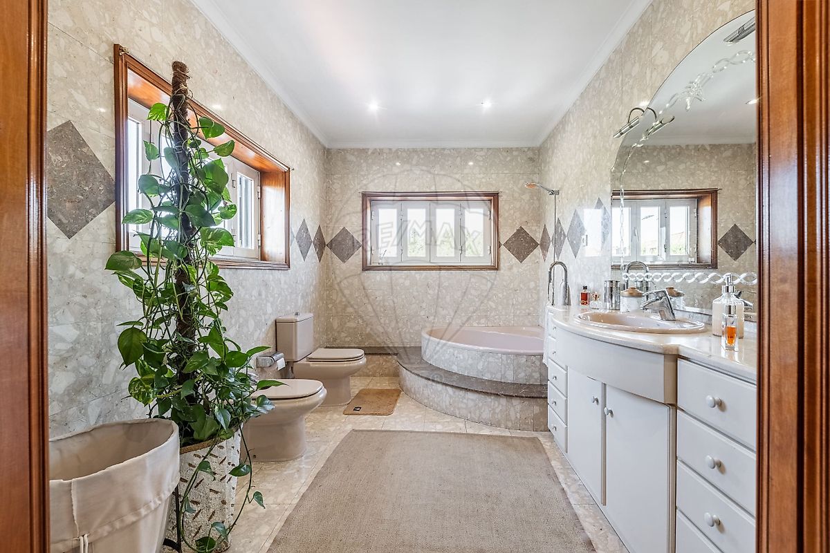 listing 126631003-154 picture-0