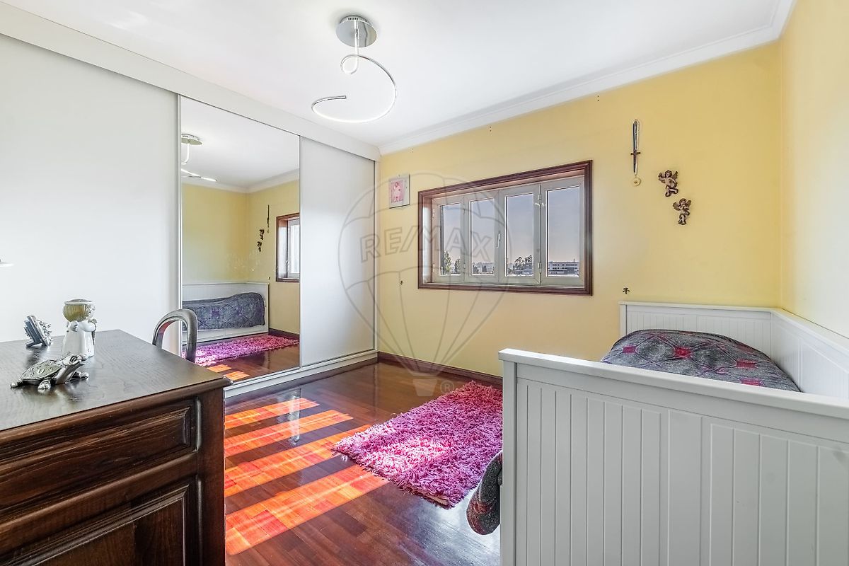 listing 126631003-154 picture-0