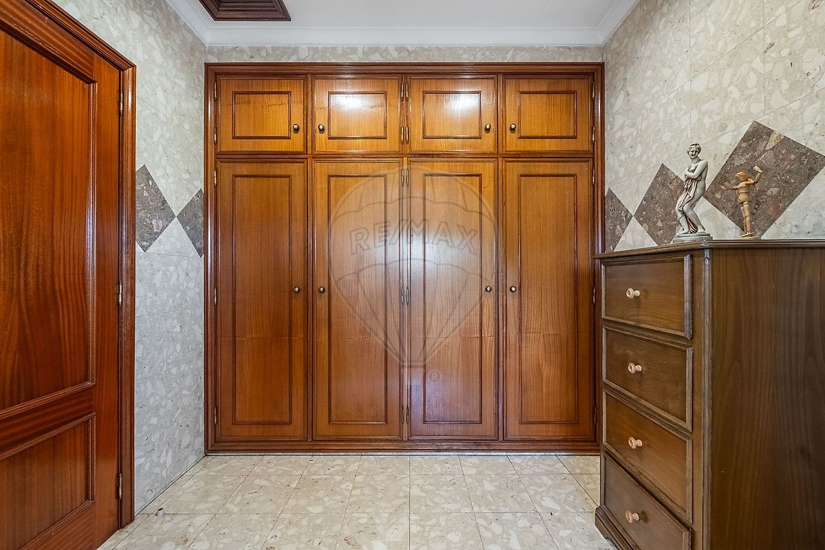 listing 126631003-154 picture-0