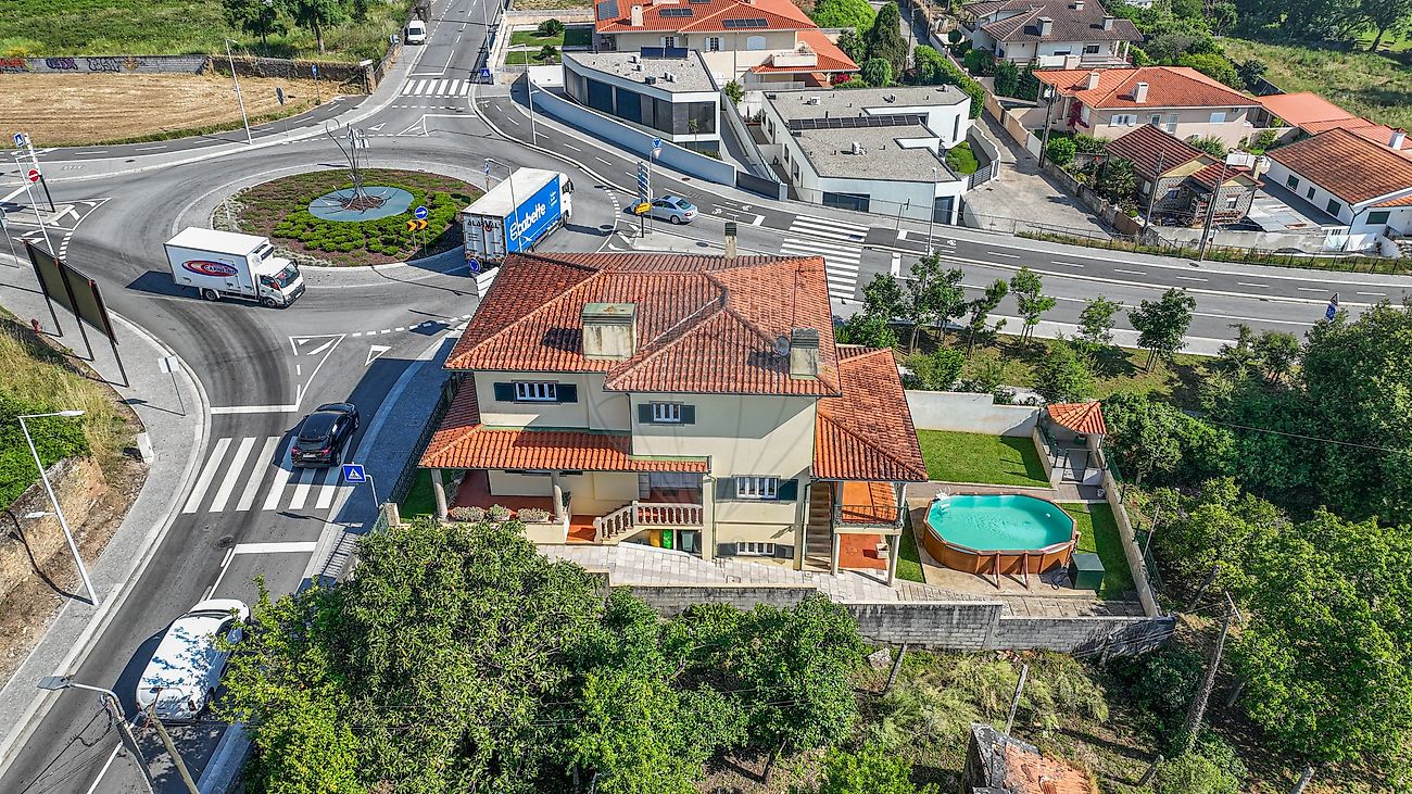 listing 126631003-154 picture-0