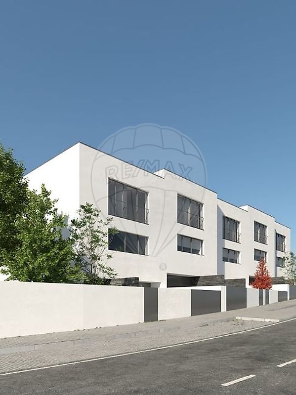Moradia T3 à venda em Vila Nova de Famalicão