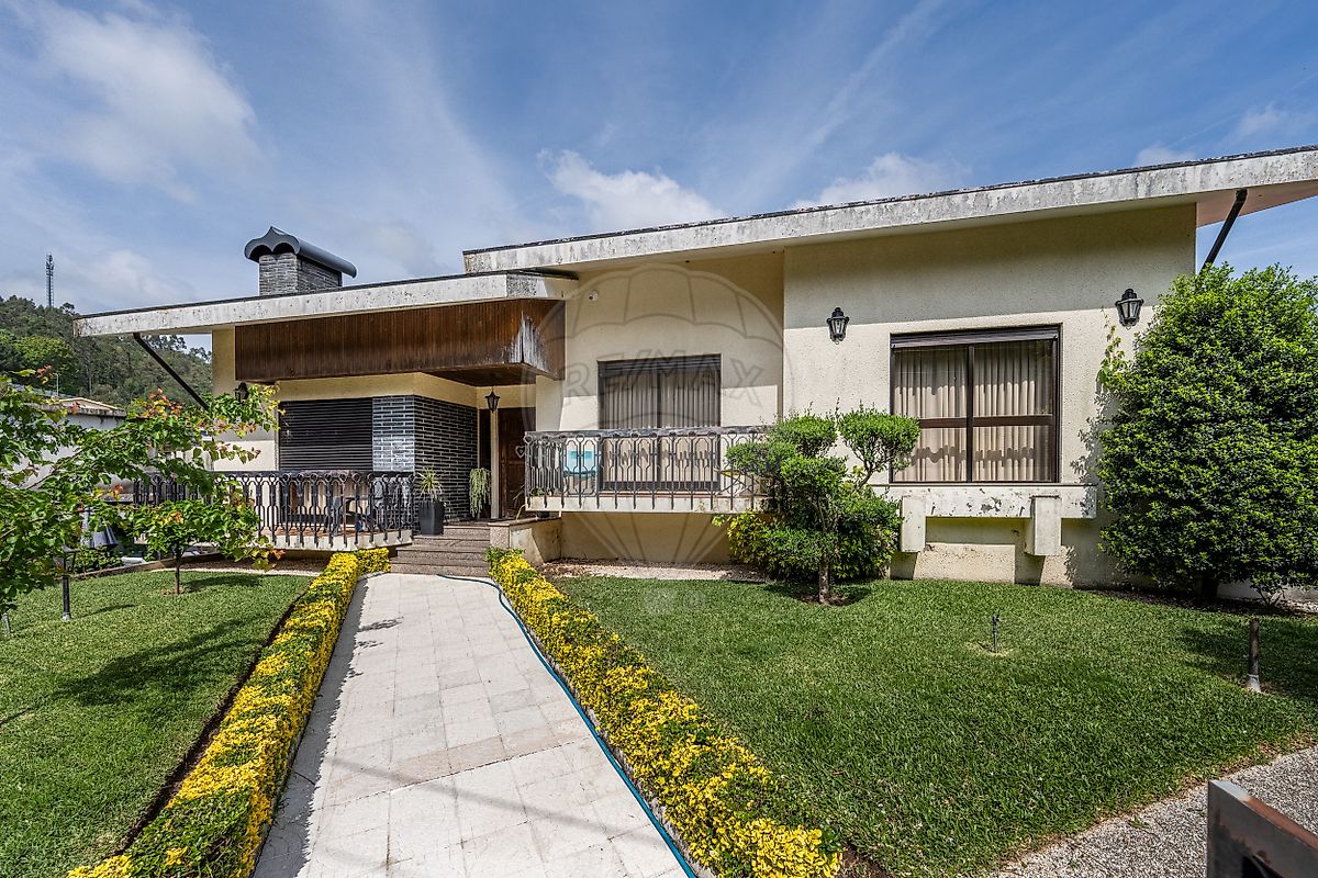 Moradia T3 à venda em Vila Nova de Famalicão