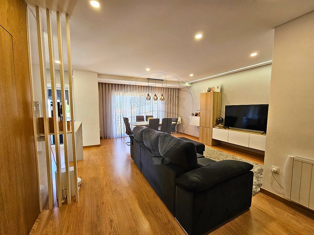Apartamento T3 à venda em Trofa
