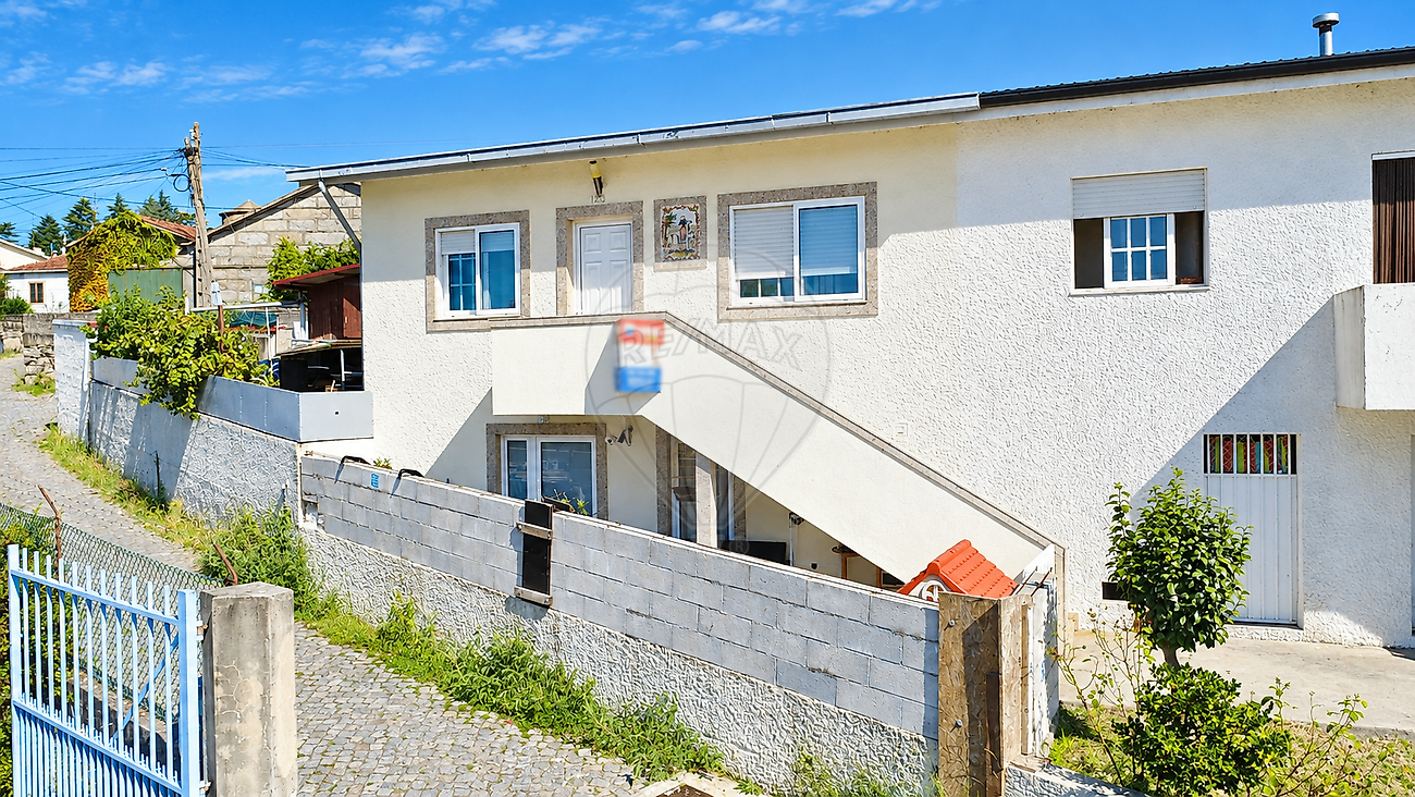 Moradia T2 à venda em Vila Nova do Campo, €300.000