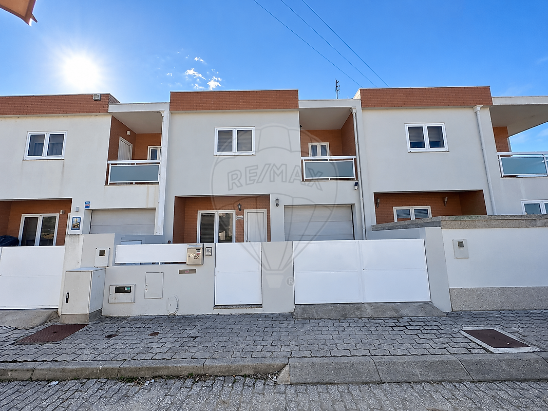 Moradia T3 à venda em Vila Nova de Famalicão