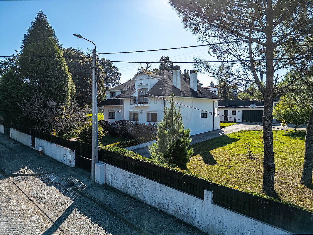 Moradia T4 para venda