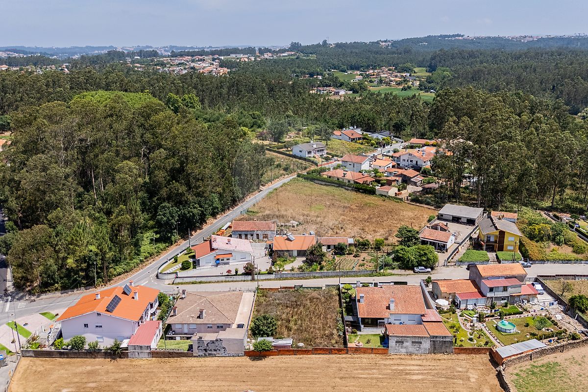 Terreno - São Miguel do Souto e Mosteirô, Santa Maria da Feira, Aveiro