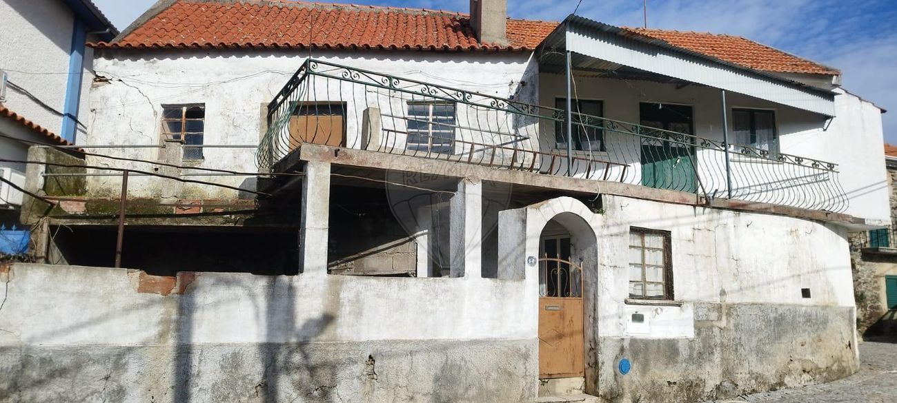 Moradia T4 para venda