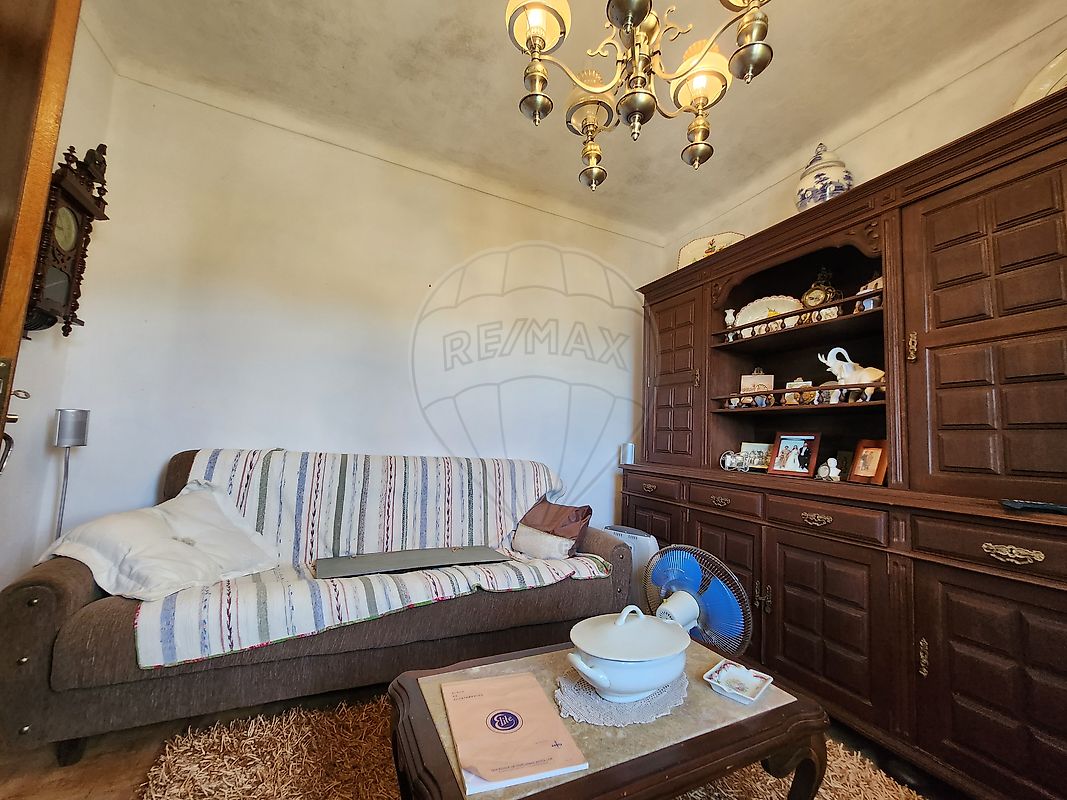 listing 126661023-8 picture-0