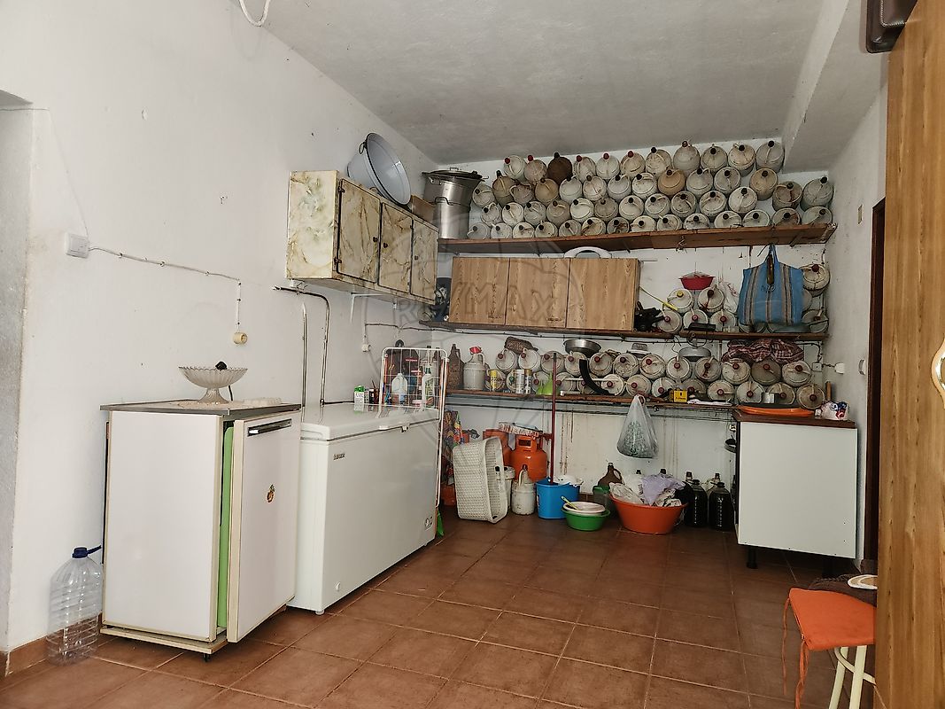 listing 126661023-8 picture-0