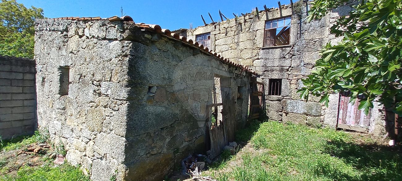 Moradia T3 à venda em Guarda