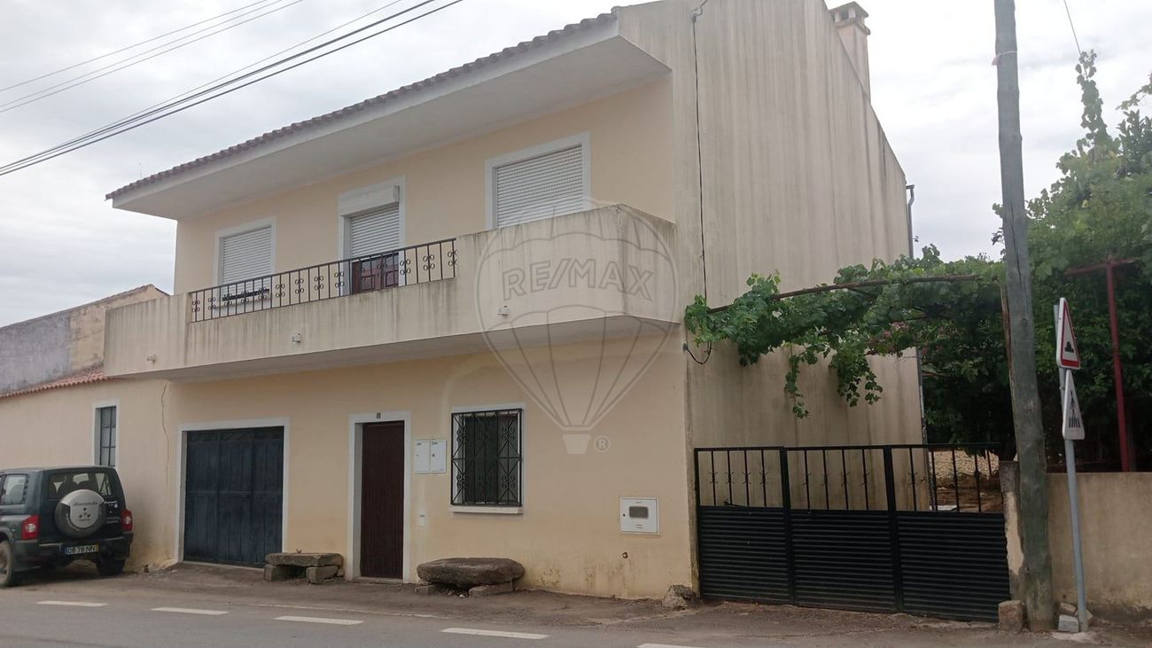 Moradia T4 para venda