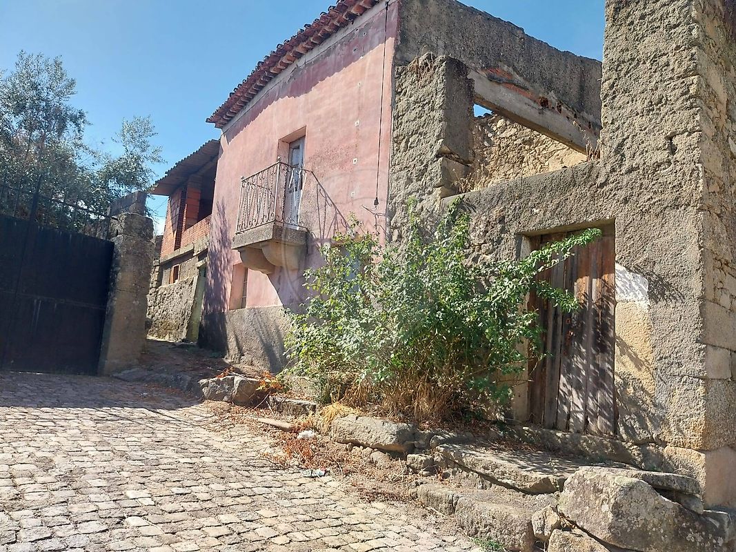 Moradia T2 à venda em Castelo Branco
