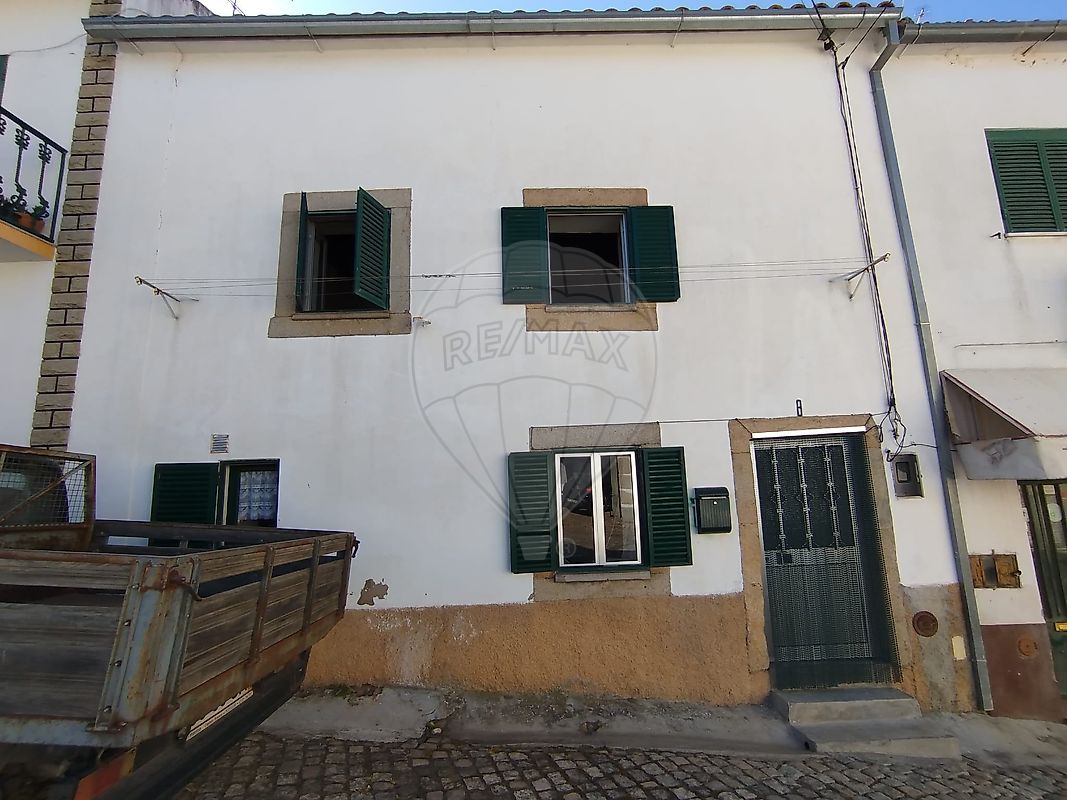 Moradia - Ladoeiro, Idanha-a-Nova, Castelo Branco