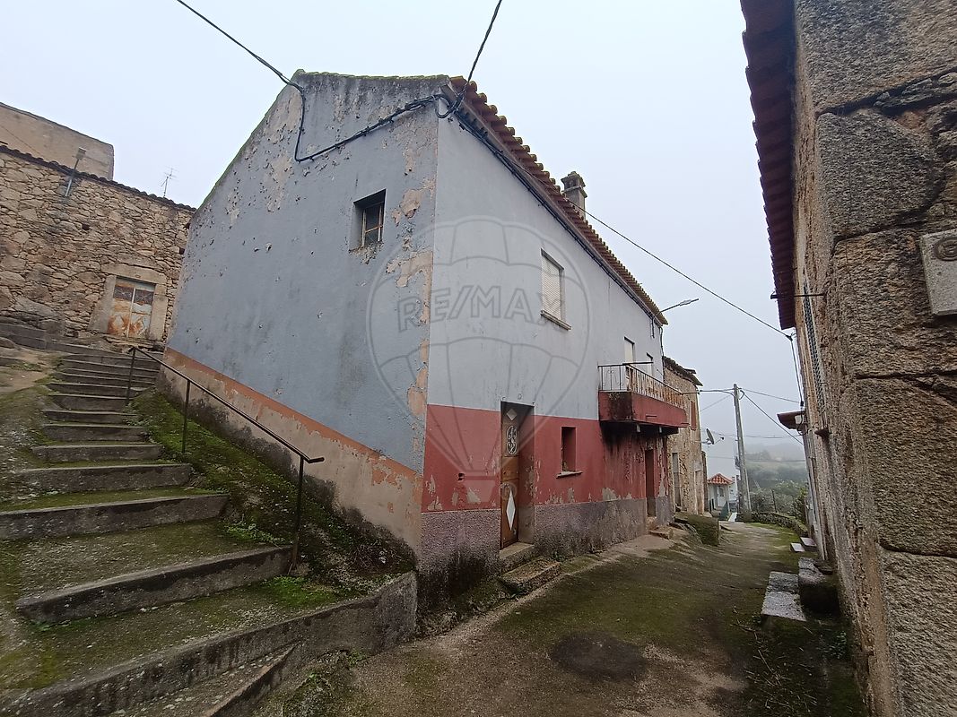 Moradia - Pedrógão de São Pedro e Bemposta, Penamacor, Castelo Branco