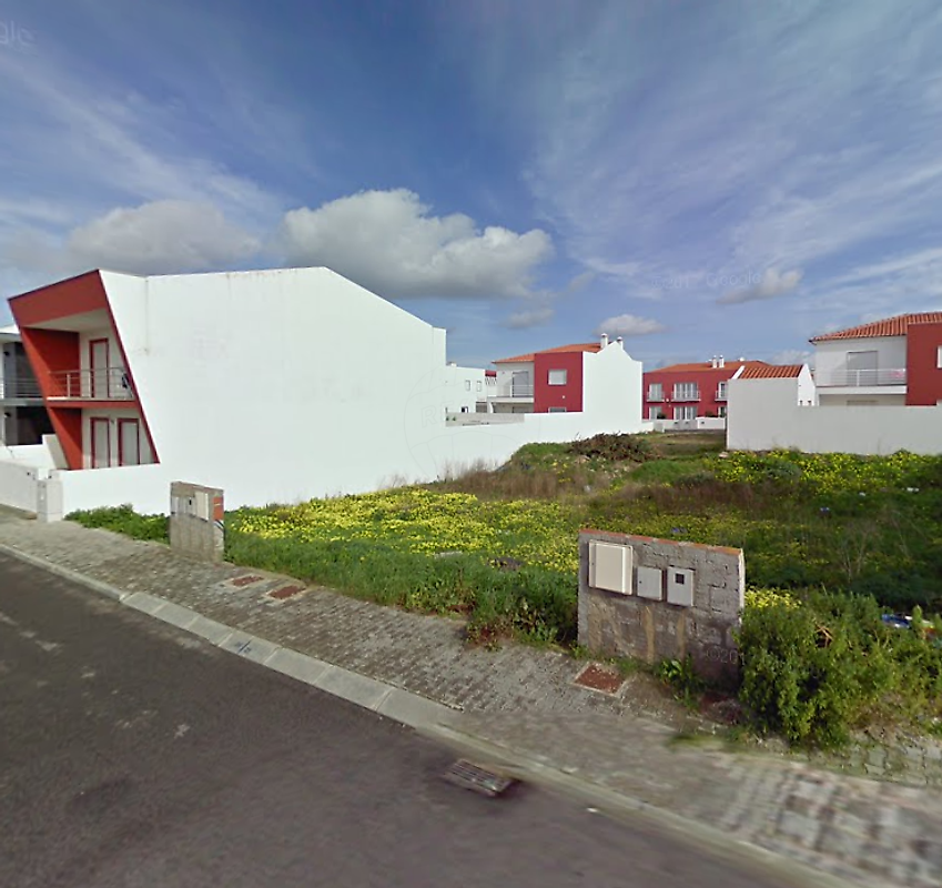 Land for sale in Peniche, Portugal — €75,000