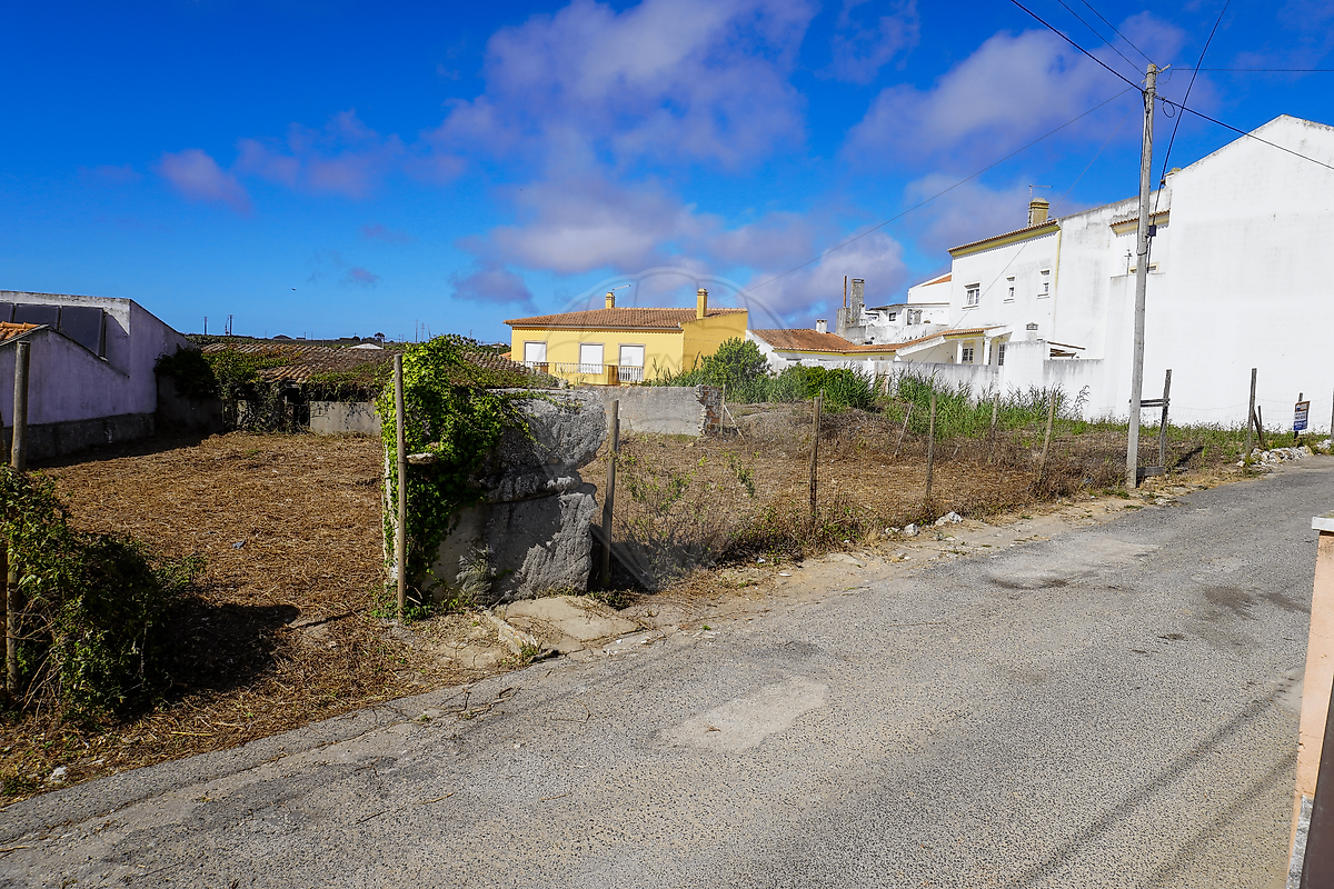 Land for sale in Peniche, Portugal — €70,000