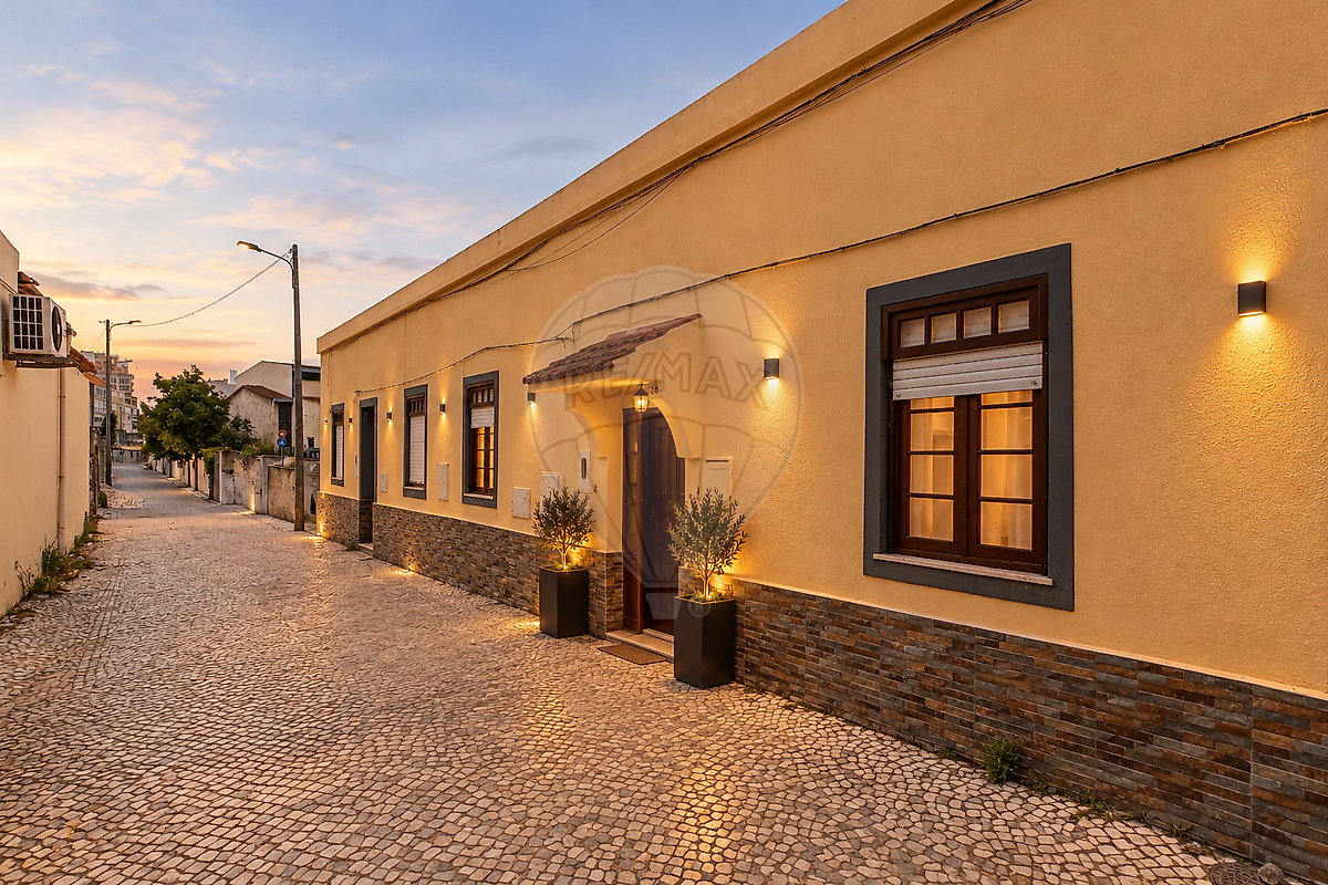 Moradia T2 em Alto do Seixalinho, Santo André e Verderena, €260.000