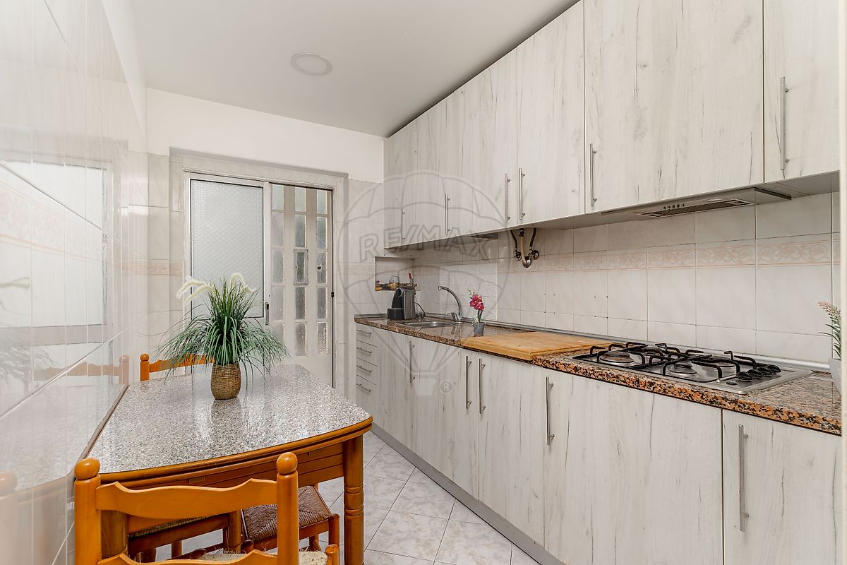Apartamento T1 à venda em Almada