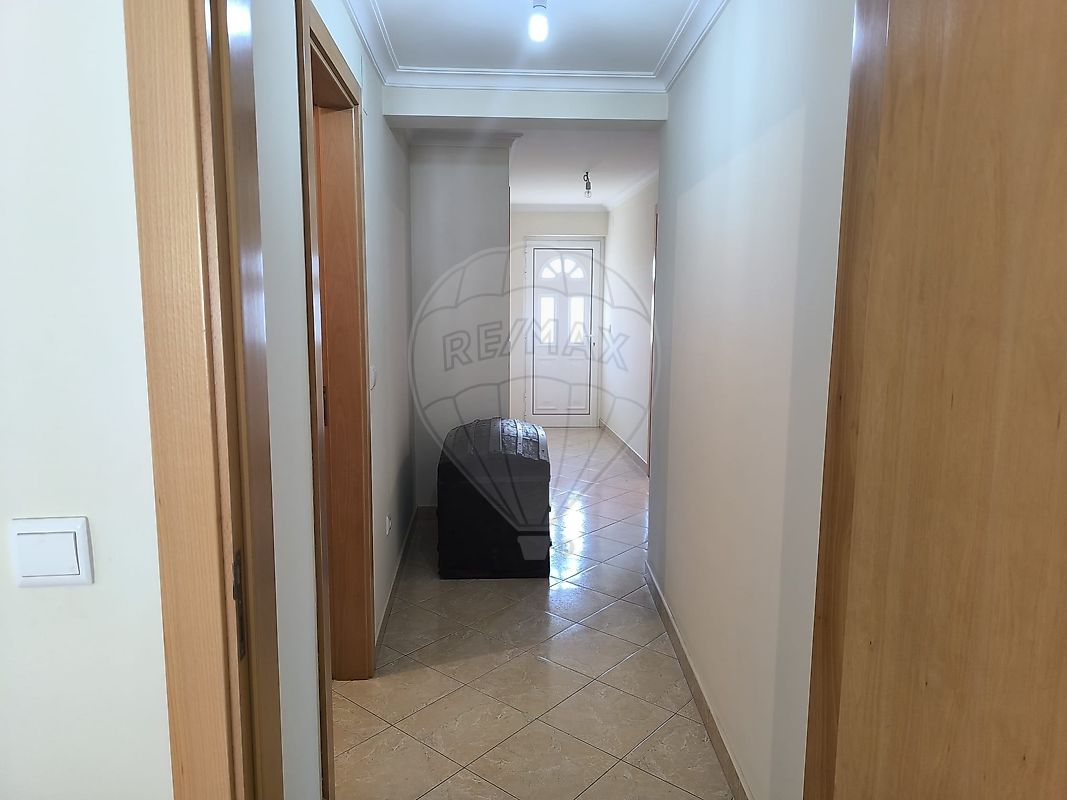 listing 126701052-9 picture-0