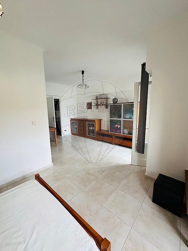 Apartamento T3 à venda em Amadora