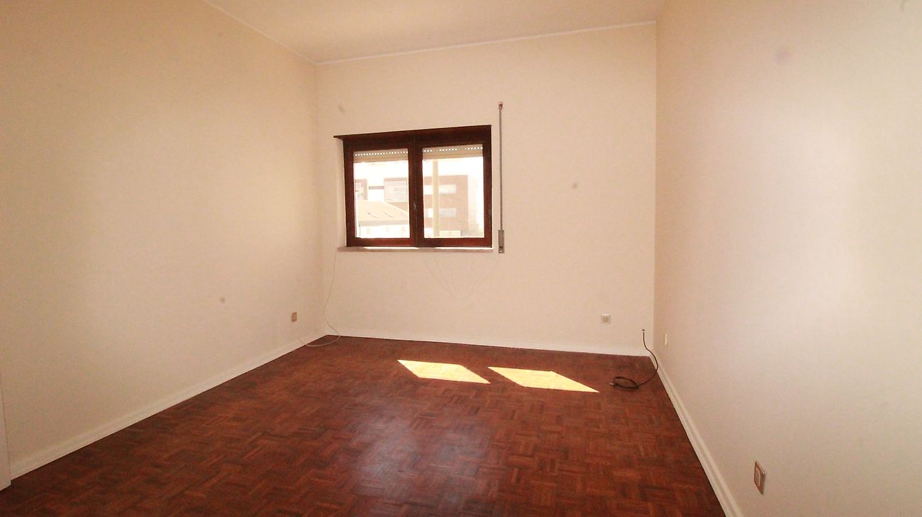 Apartamento T6 para arrendar em Barreiro