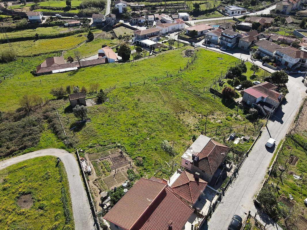 Land for sale in Marco de Canaveses, Portugal — €99,000