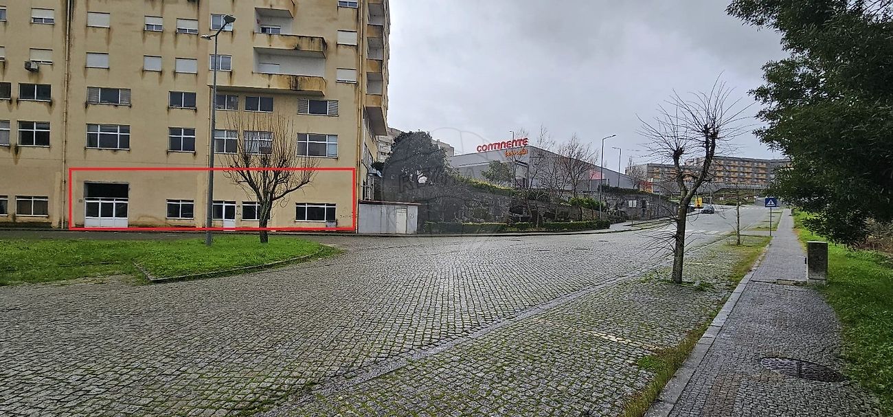 Loja - Alpendorada, Várzea e Torrão, Marco de Canaveses, Porto
