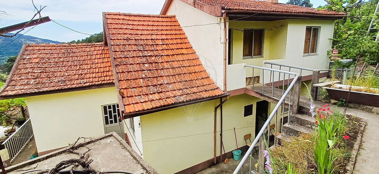 Apartamento T3 à venda em Cinfães