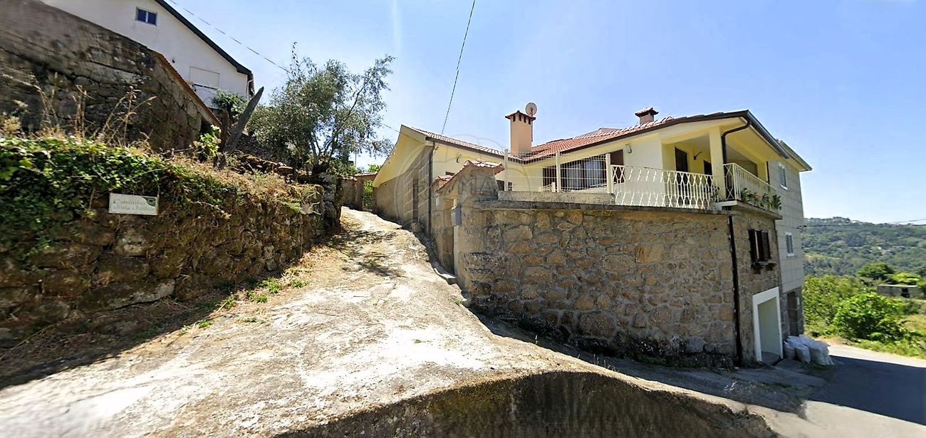 Apartamento T2 à venda em Cinfães