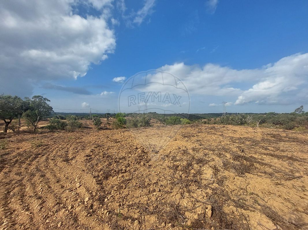 Land for sale in Santiago do Cacém, Portugal — €498,000