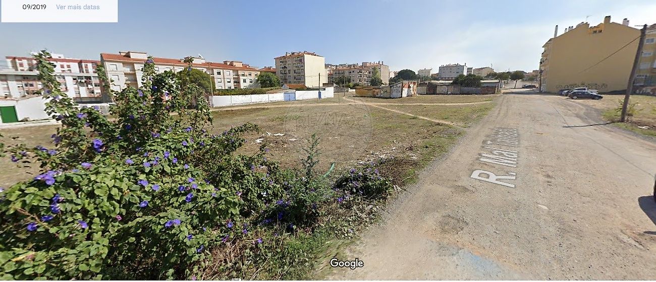Terreno à venda em Setúbal